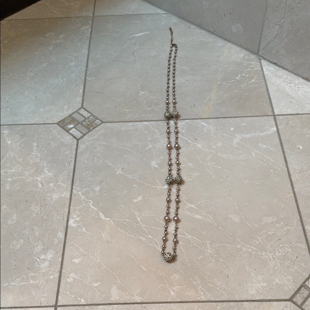 Elegant Silver and Pearl Necklace